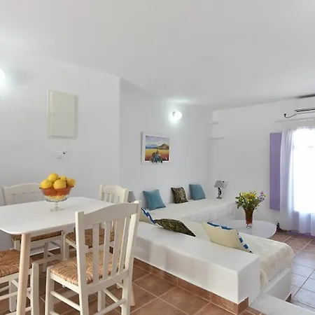 Analypsi Naousa (Paros)